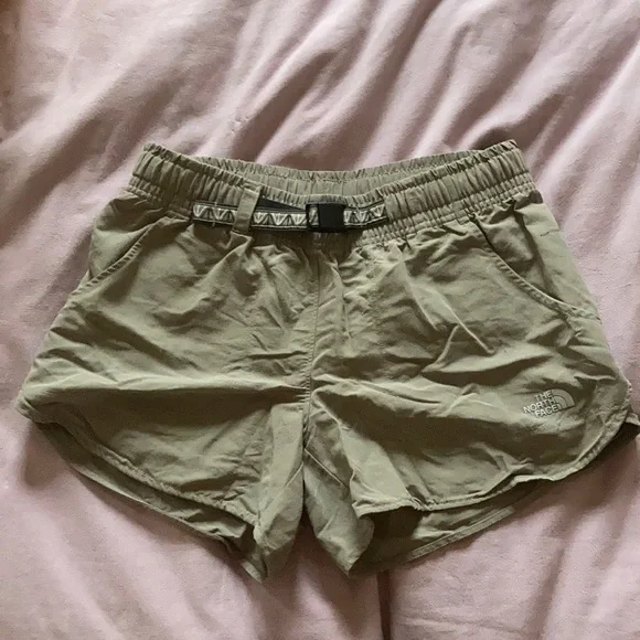 The North Face Hiking Shorts - Picture 2 of 5